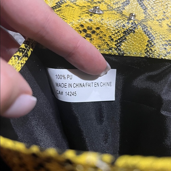 Large Snake Print Yellow & Black Clutch With Removable Strap - Picture 9 of 10